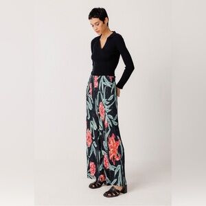 NEW SKFK Izate Pleated Bloom Pants Size 6